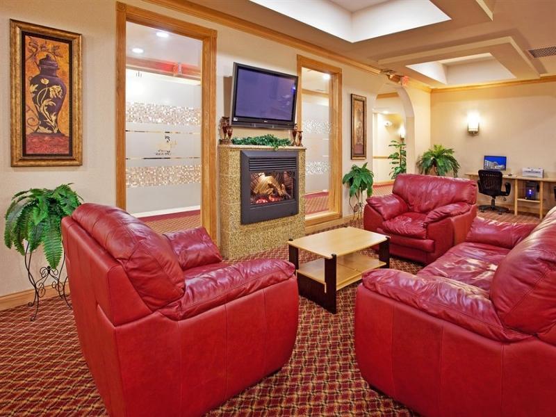 Holiday Inn Express & Suites Utica, An Ihg Hotel Εξωτερικό φωτογραφία