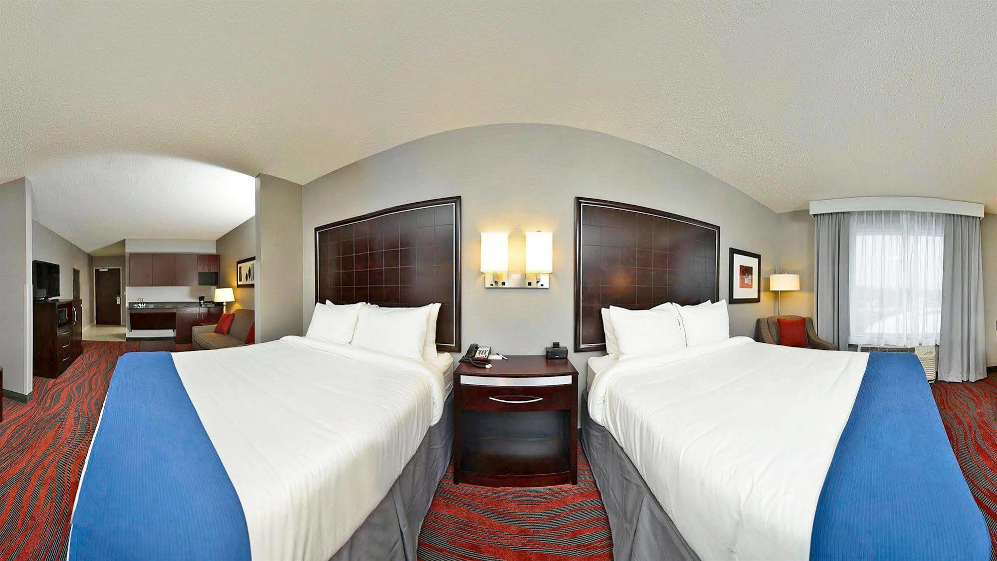 Holiday Inn Express & Suites Utica, An Ihg Hotel Εξωτερικό φωτογραφία